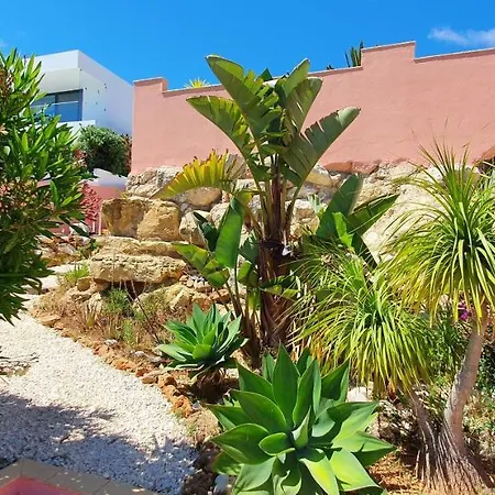 Villa Cabanas Beach 3*