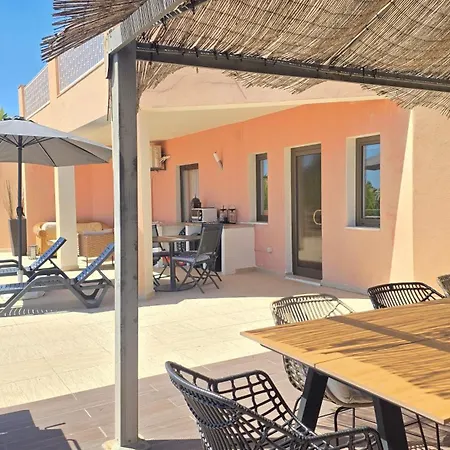 Villa Cabanas Beach بيت ضيافة بودينز