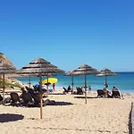Villa Cabanas Beach 게스트하우스 부덴스